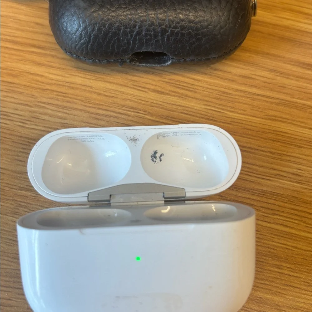 Wireless Earbuds with Charging Case - White